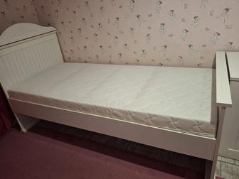 Продам кровать, матрас