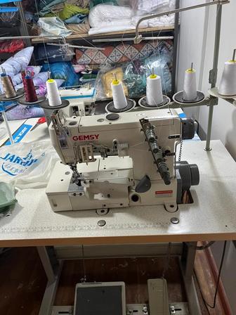 Продам швейную машину