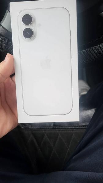 Телефон Айфон 16 128