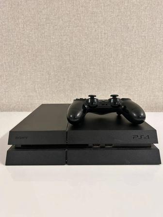 Продам приставку Playstation 4