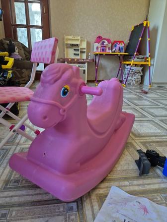 Продам качалку детскую