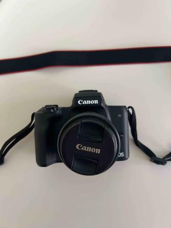 Камера Canon m50