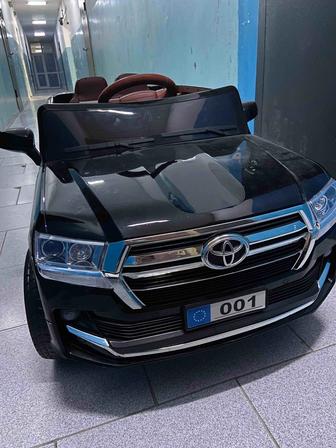 Детский автомобиль