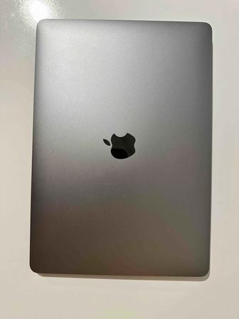 Продам Apple Macbook Air 13 (на M1, 2020г)