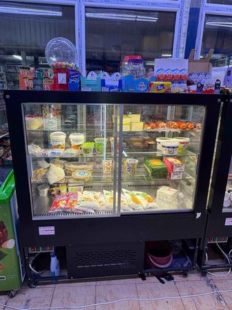 Холодильник витринный