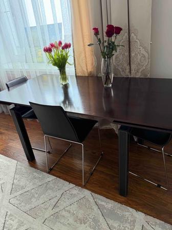 Гостиный стол, Италия