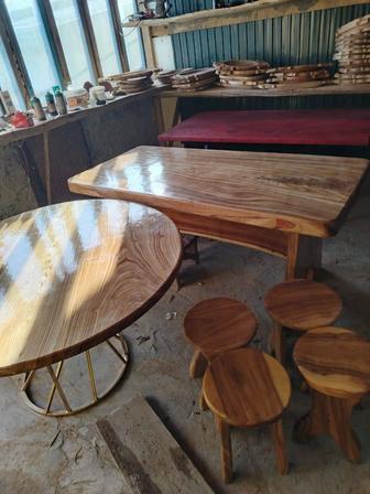 Стол с карагача.