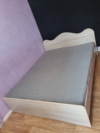 Двухспальная кровать