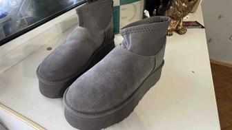 Продам сапоги угги новые 38-39 размер, натуралка