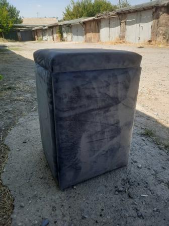 Продаються пуфики