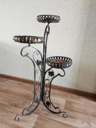 Подставка для комнатных растений