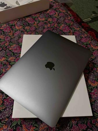 Макбук Air М1 2020, 256 гб Серый