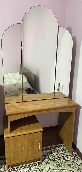 Продаю трюмо