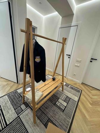 Напольная вешалка для одежды