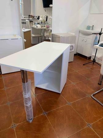 Маникюрный складной стол