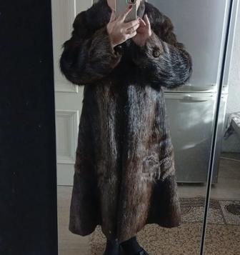 Продам шубу из нутрии