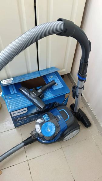 Пылесос Philips 1900w