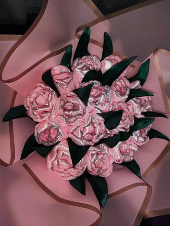 Тюльпаны из атласной ленты.