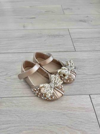 Туфли детские на липучки 24р