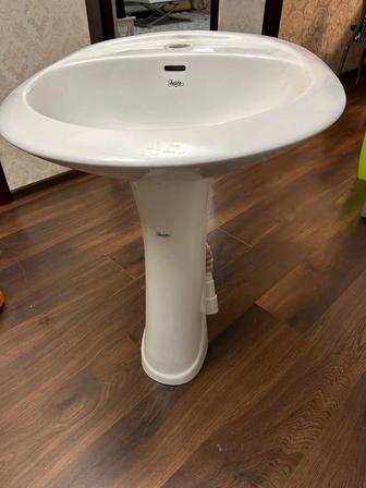 Продам раковину со стойкой,в хорошем состоянии