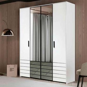 Шкаф распашной. Шкаф с зеркалом