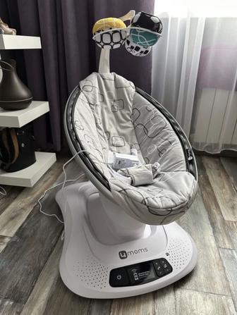 Электрокачель 4Moms MamaRoo4 Silver Plush