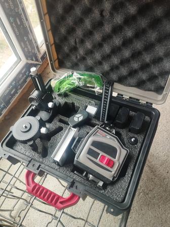 Продам лазерный уровень 4D