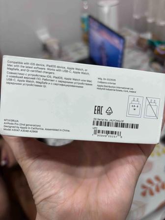 Продам новые запечатанные наушники Apple AirPods 2 pro