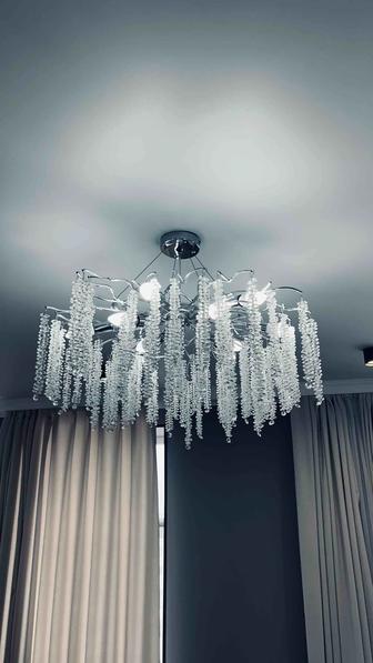 Продам люстру количество лампочек 10