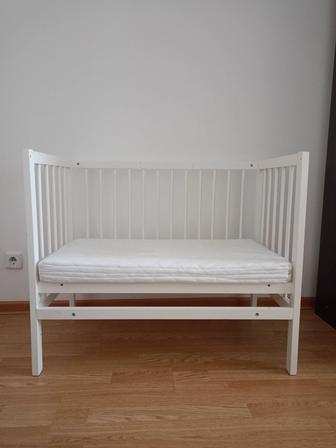 Кроватка прикроватная