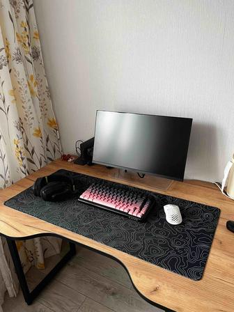 игровой компьютер с полной гарнитурой