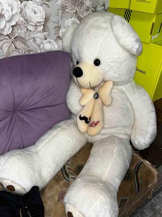 Продаю большого медведя игрушка