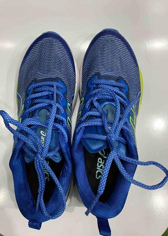 Кроссовки ASICS GelKinsei Blast