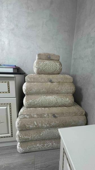 Сандык с вышивкой в отличном состоянии