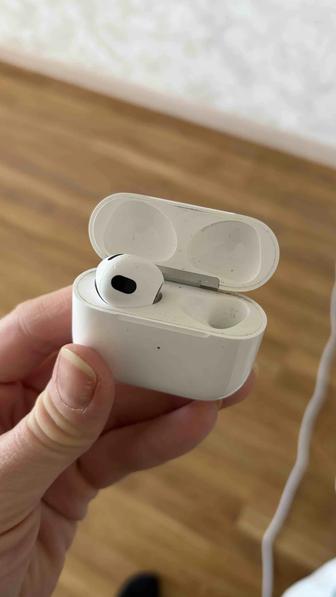 AirPods 3 левый наушник и кейс