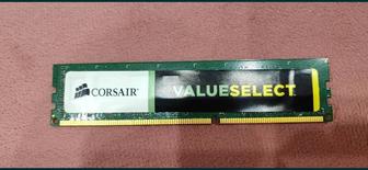Продам оперативная память 2 штуки corsair по четыре Гб в каждой в хорошем с