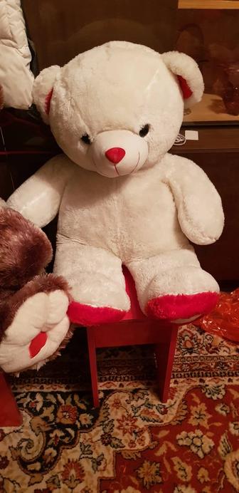 Продам белого медведя