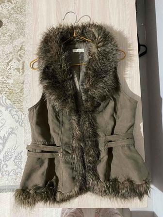 Жилетка женская