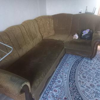 Продам, угловой диван с двумя креслами