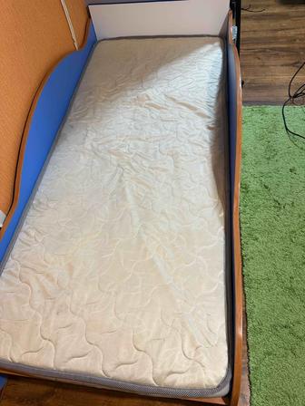 Продам кровать машинку