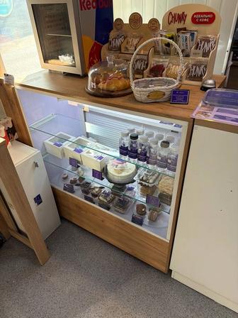 Витрина для десертов,витрина,стеклянная витрина