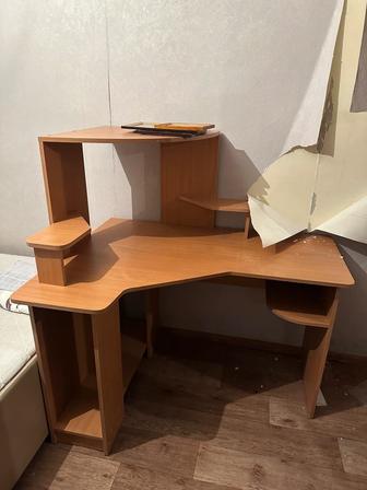 стол для компьютера