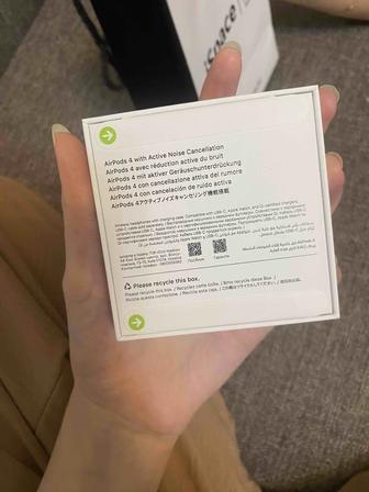 Продам наушники AirPods 4 ANC последняя версия