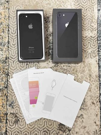 iPhone 8 64 ГБ Черный Отличное состояние