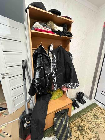 Продам шкаф в коридор