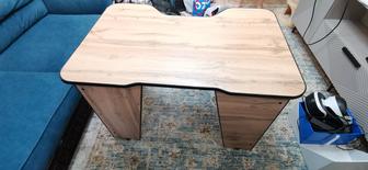 Продам компьютерный стол