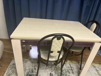 Кухонный стол и стулья