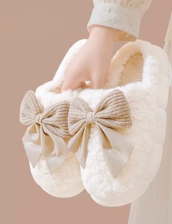 Уютные плюшевые тапочки с бантом