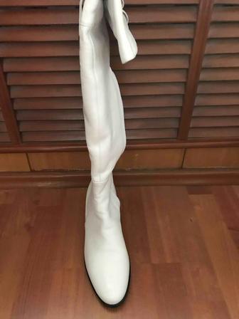 Модельные сапоги-ботфорты, Италия