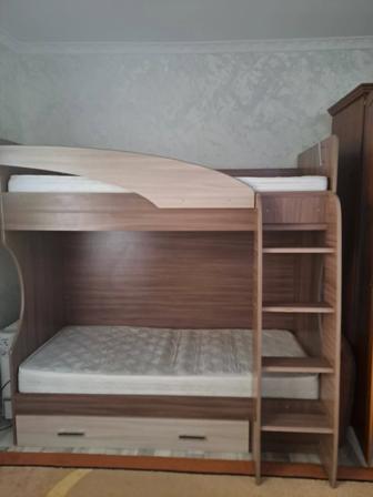 Кровать 2х ярусная.